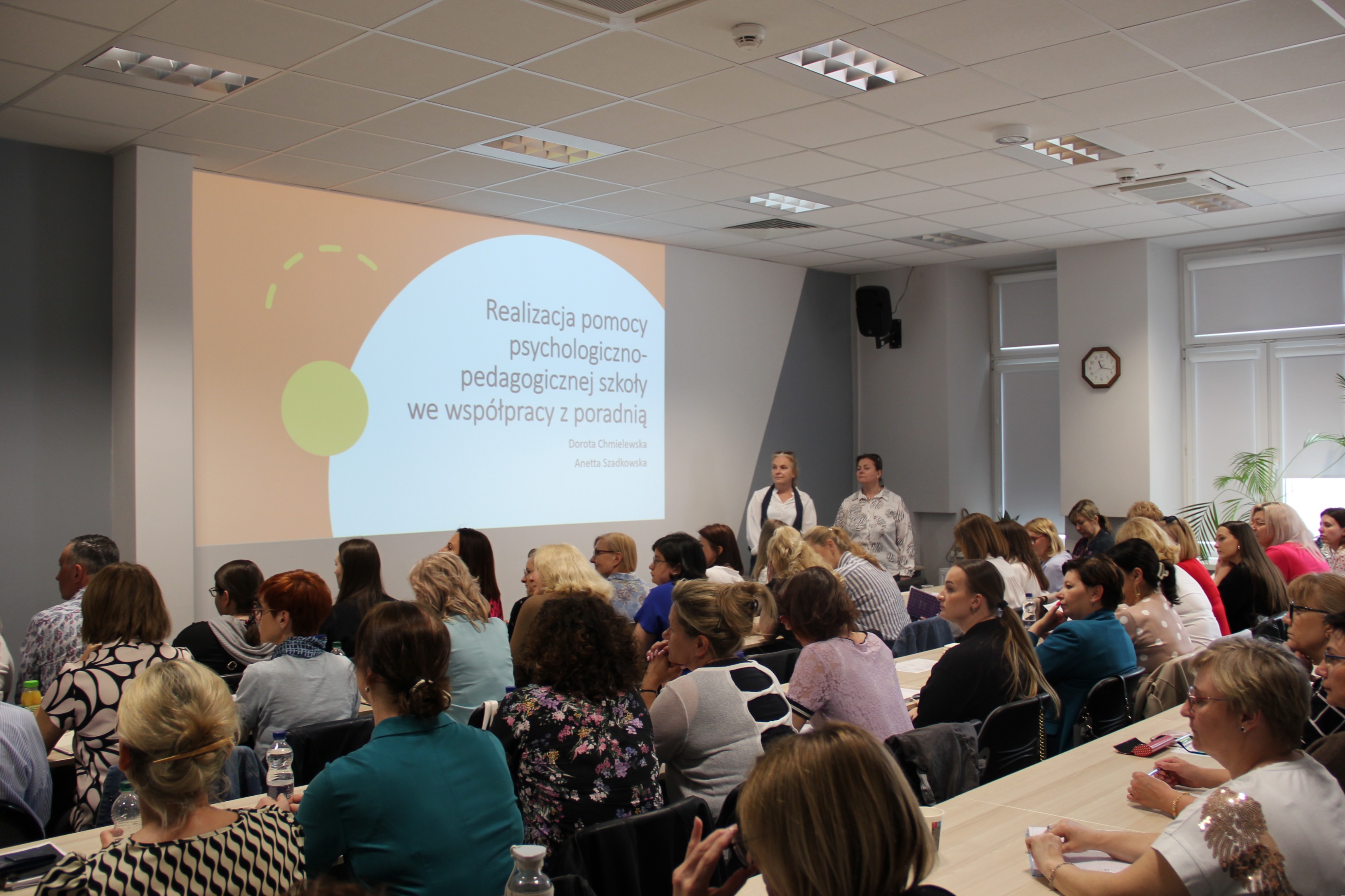 Relacja z I edycji konferencji pt. „Realizacja pomocy psychologiczno-pedagogicznej szkoły we współpracy z poradnią”.